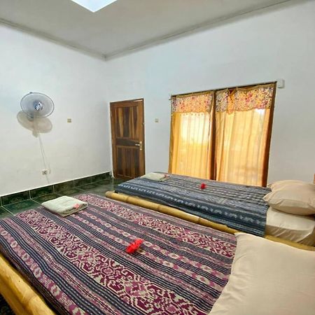 Duyung Rooms & Resto Gerupuk Bumbang Eksteriør billede