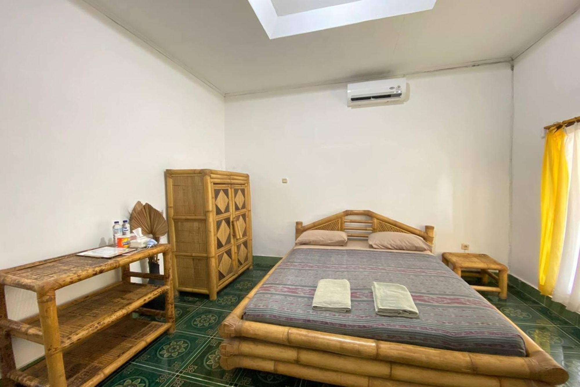 Duyung Rooms & Resto Gerupuk Bumbang Eksteriør billede