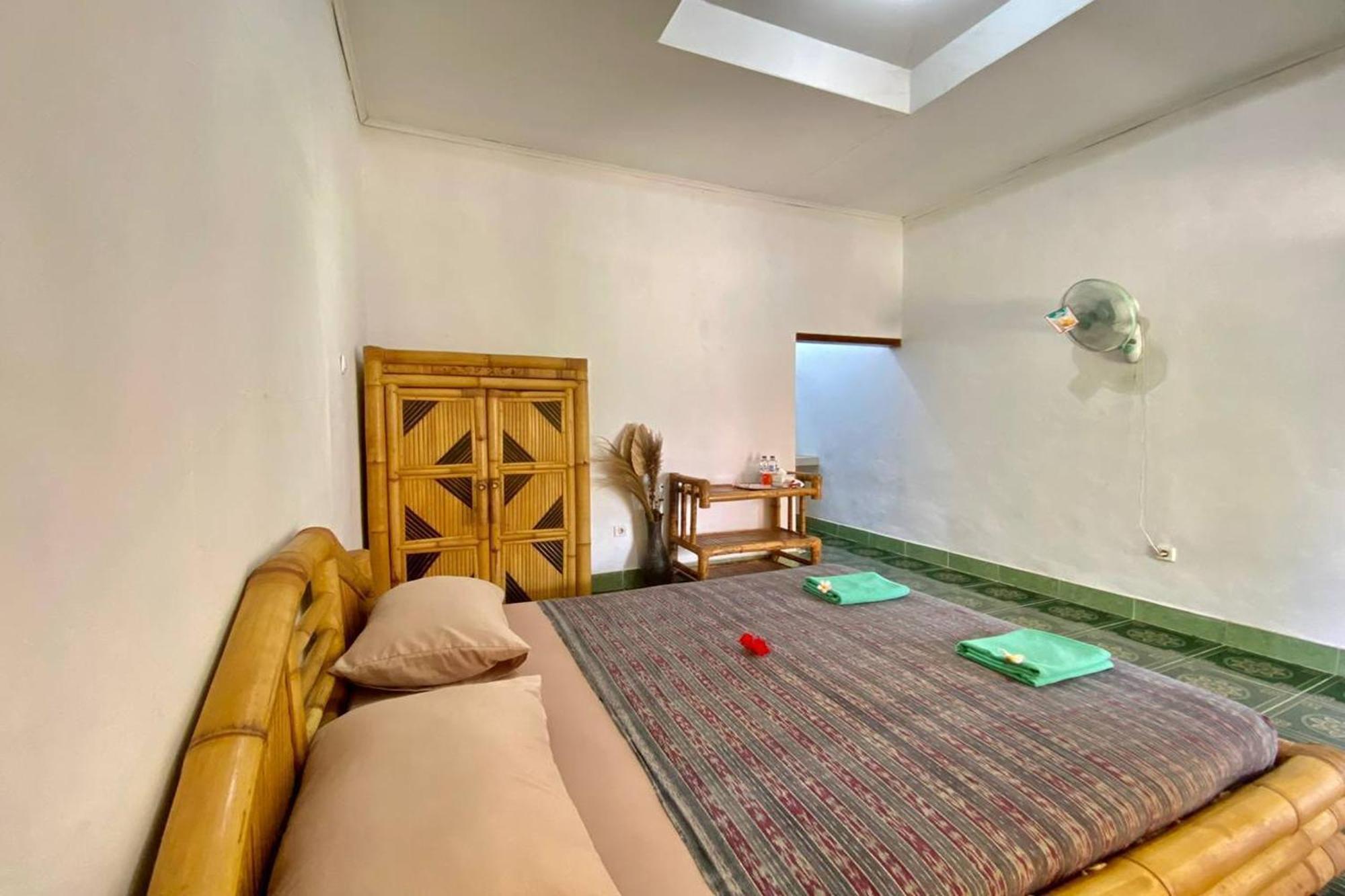 Duyung Rooms & Resto Gerupuk Bumbang Eksteriør billede