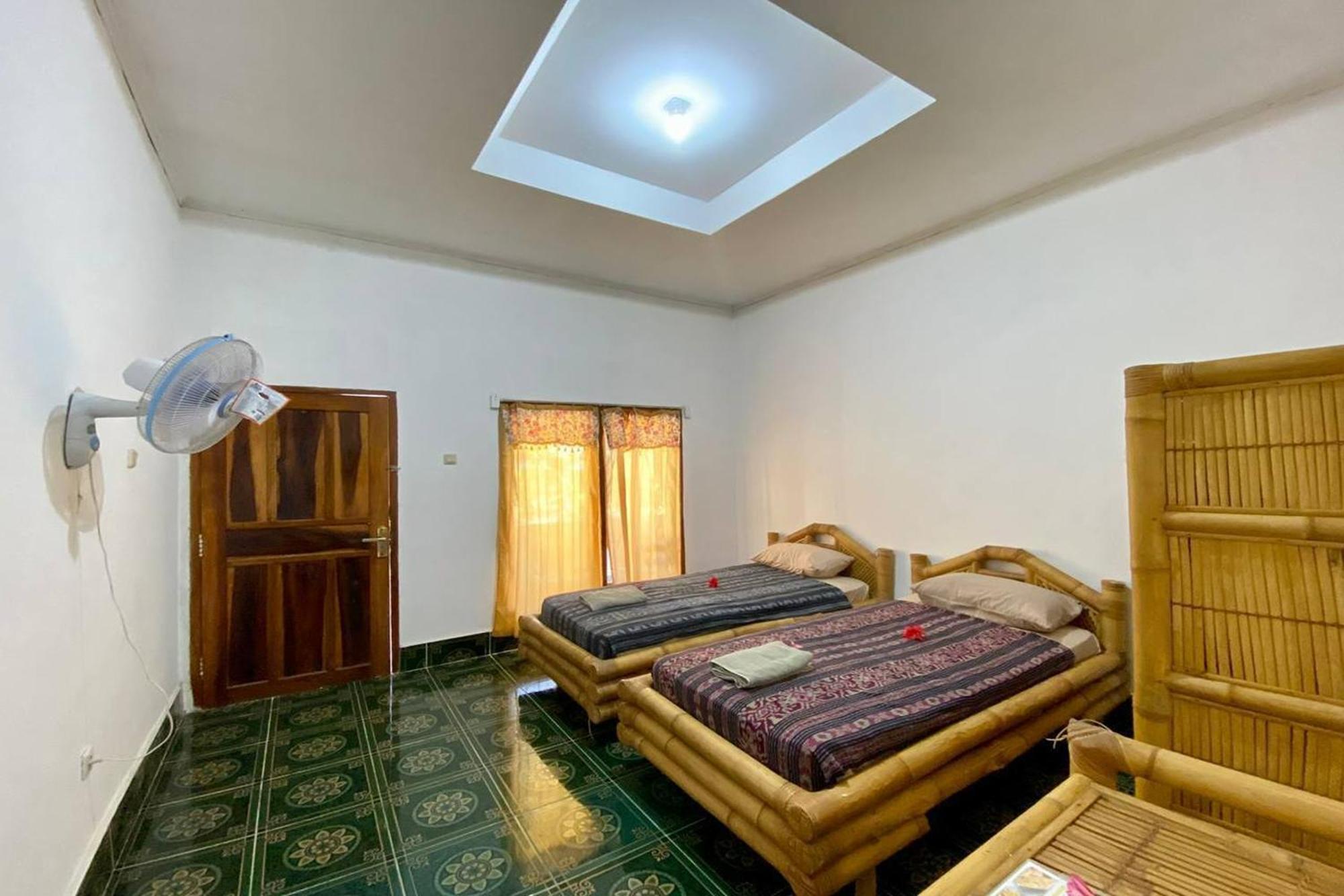 Duyung Rooms & Resto Gerupuk Bumbang Eksteriør billede