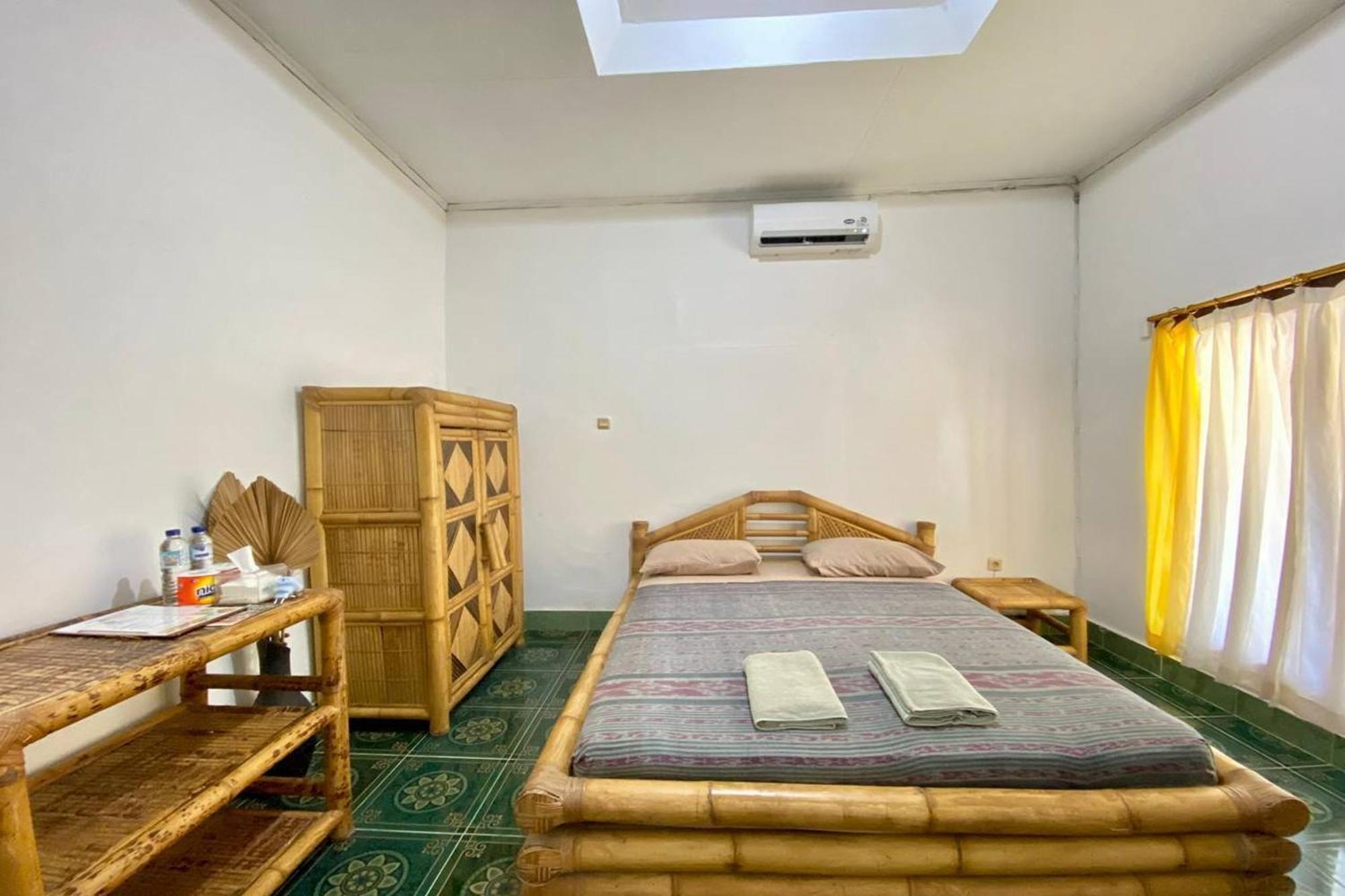 Duyung Rooms & Resto Gerupuk Bumbang Eksteriør billede