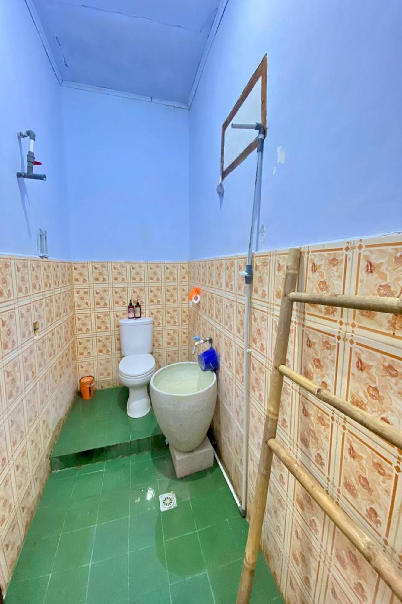 Duyung Rooms & Resto Gerupuk Bumbang Eksteriør billede