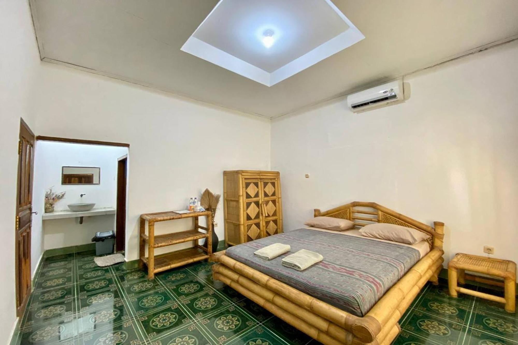 Duyung Rooms & Resto Gerupuk Bumbang Eksteriør billede