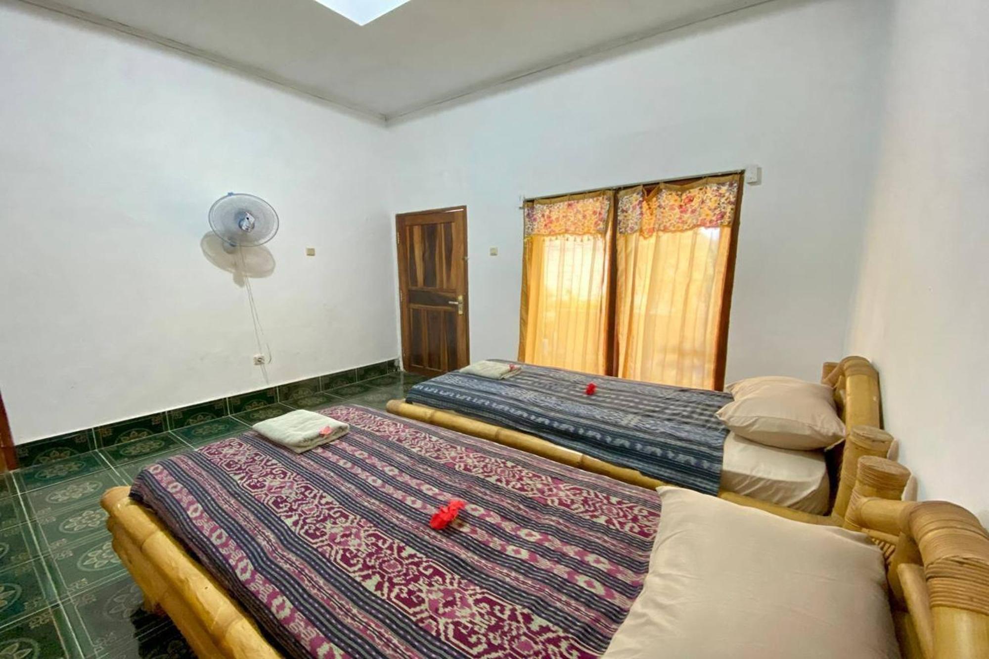 Duyung Rooms & Resto Gerupuk Bumbang Eksteriør billede