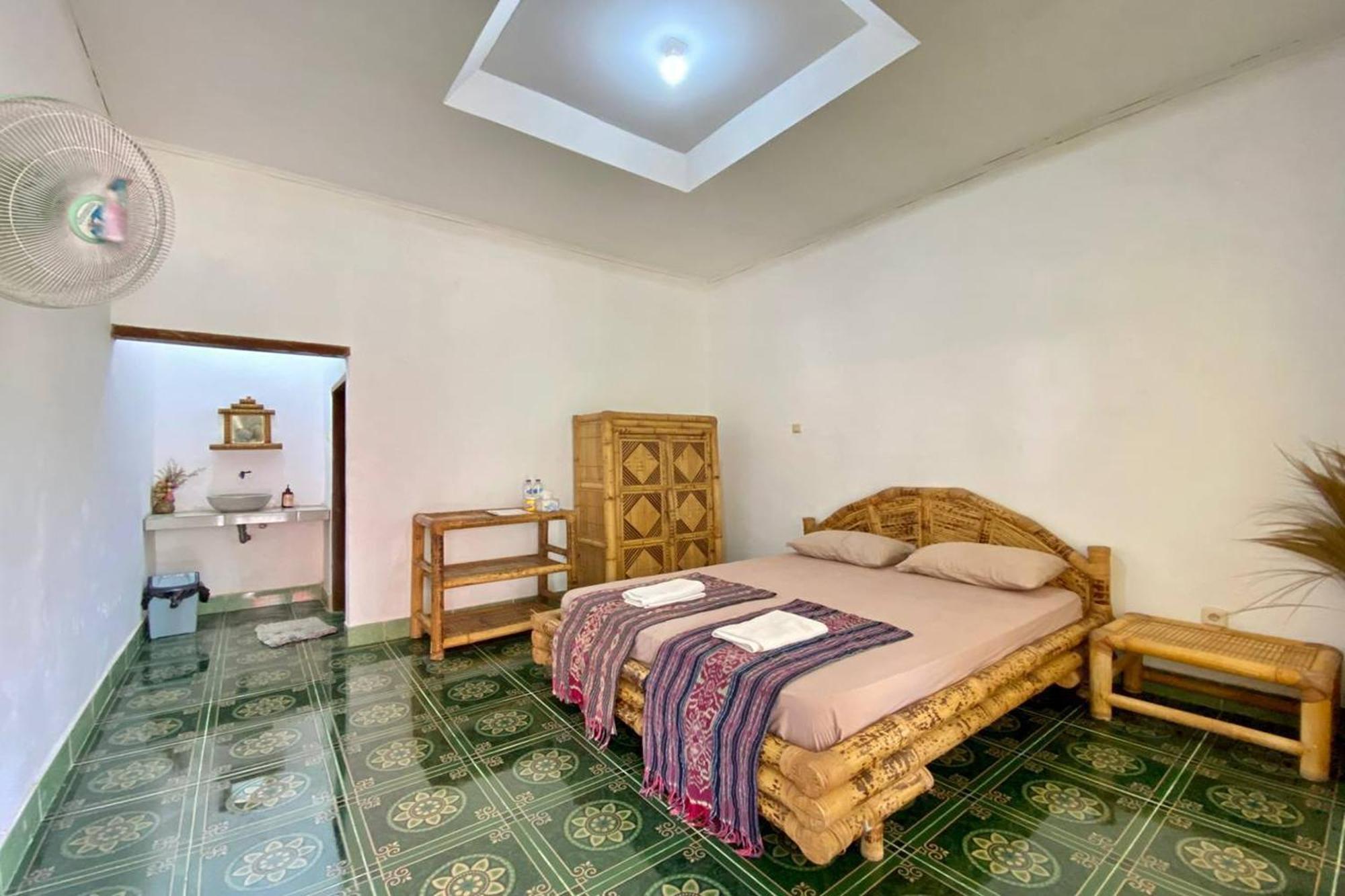 Duyung Rooms & Resto Gerupuk Bumbang Eksteriør billede