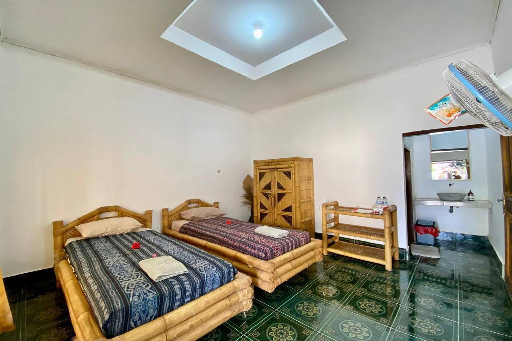 Duyung Rooms & Resto Gerupuk Bumbang Eksteriør billede