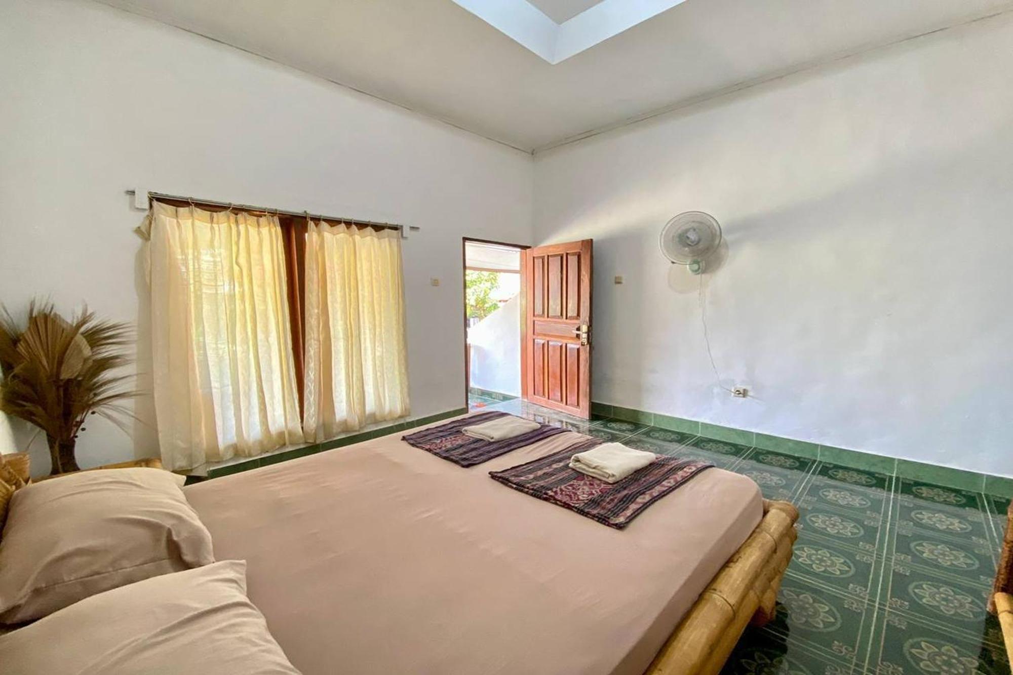 Duyung Rooms & Resto Gerupuk Bumbang Eksteriør billede