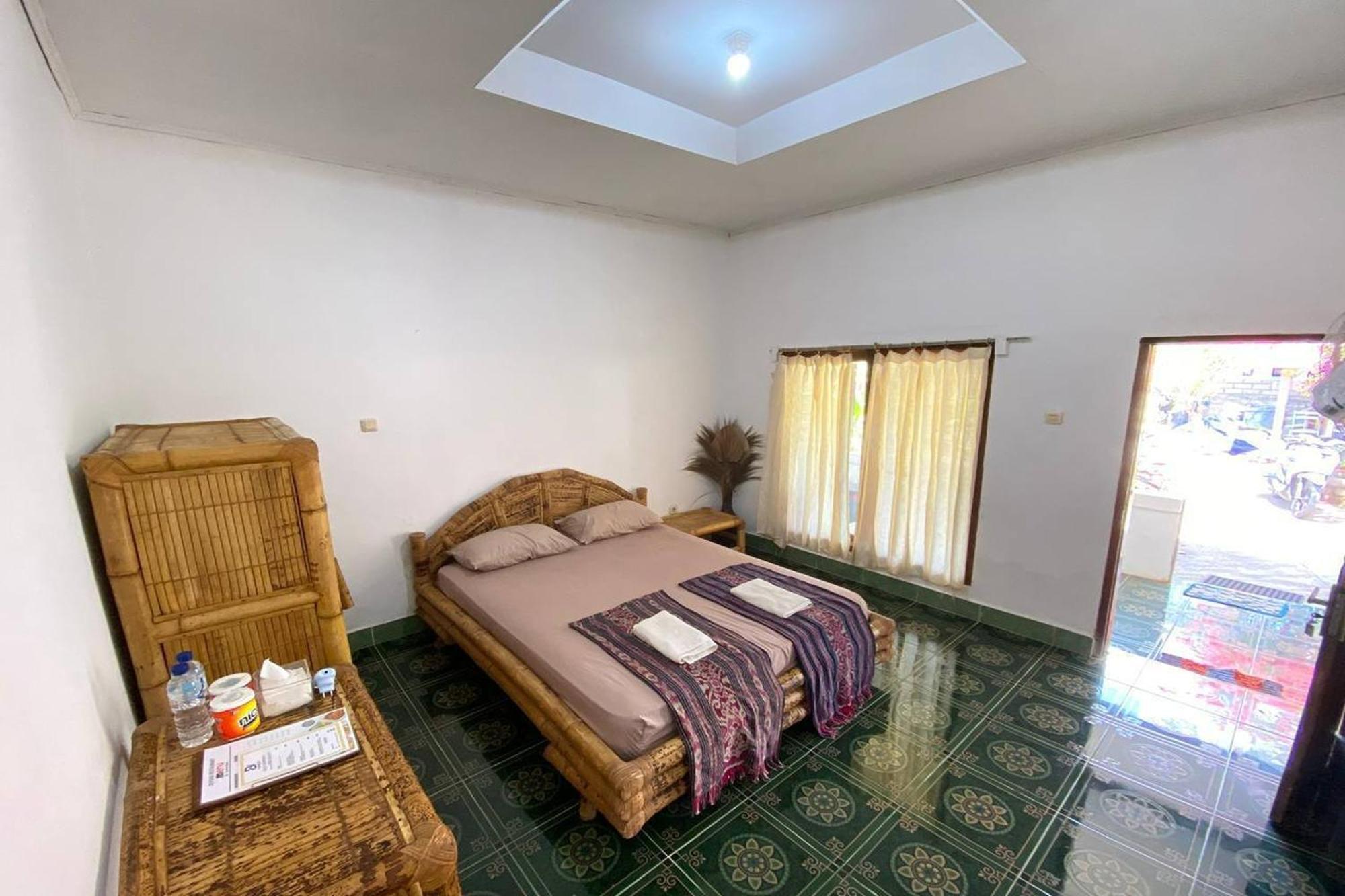 Duyung Rooms & Resto Gerupuk Bumbang Eksteriør billede