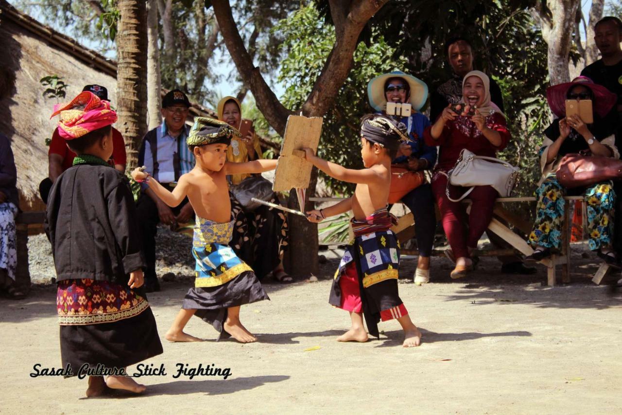 Duyung Rooms & Resto Gerupuk Bumbang Eksteriør billede