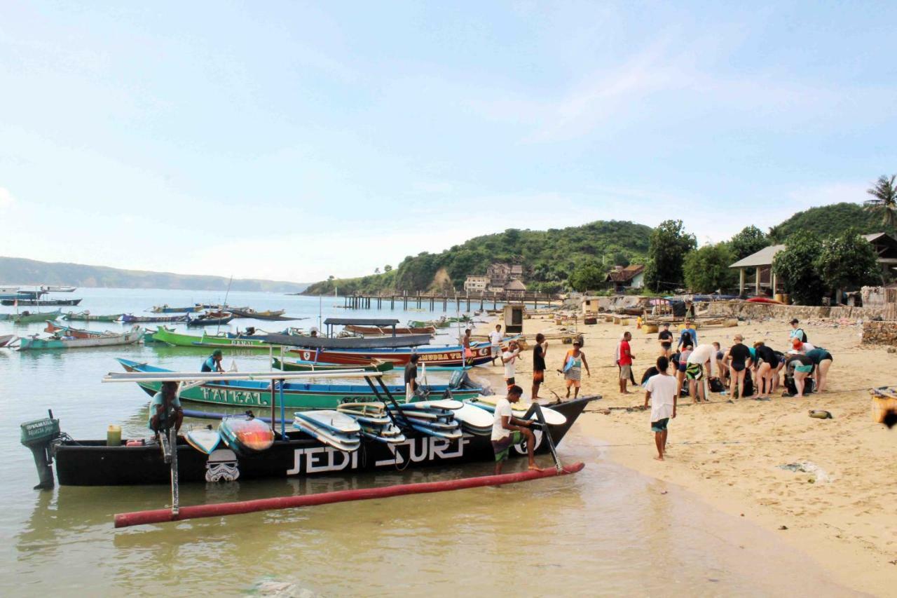 Duyung Rooms & Resto Gerupuk Bumbang Eksteriør billede