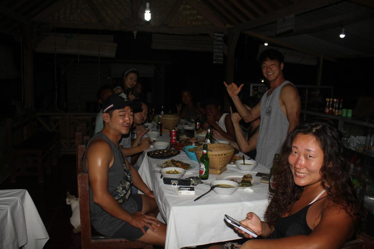 Duyung Rooms & Resto Gerupuk Bumbang Eksteriør billede